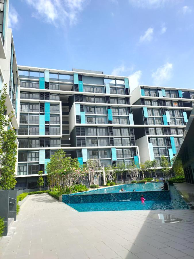 Homestay Klia Core Soho Suites Sepang Exterior photo